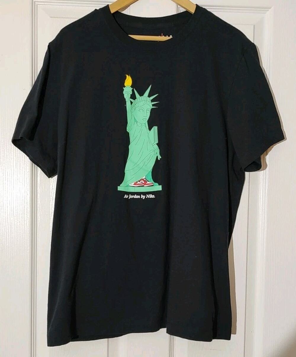 Men's Air Jordan Nike T-Shirt Statue of Liberty Graphic NYC Statue Black - Large